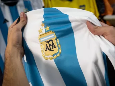¿Cómo es la camiseta de Argentina?