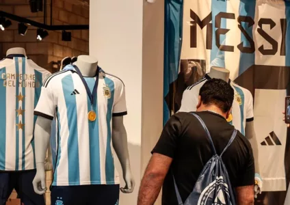¿Cómo es la camiseta de Argentina?